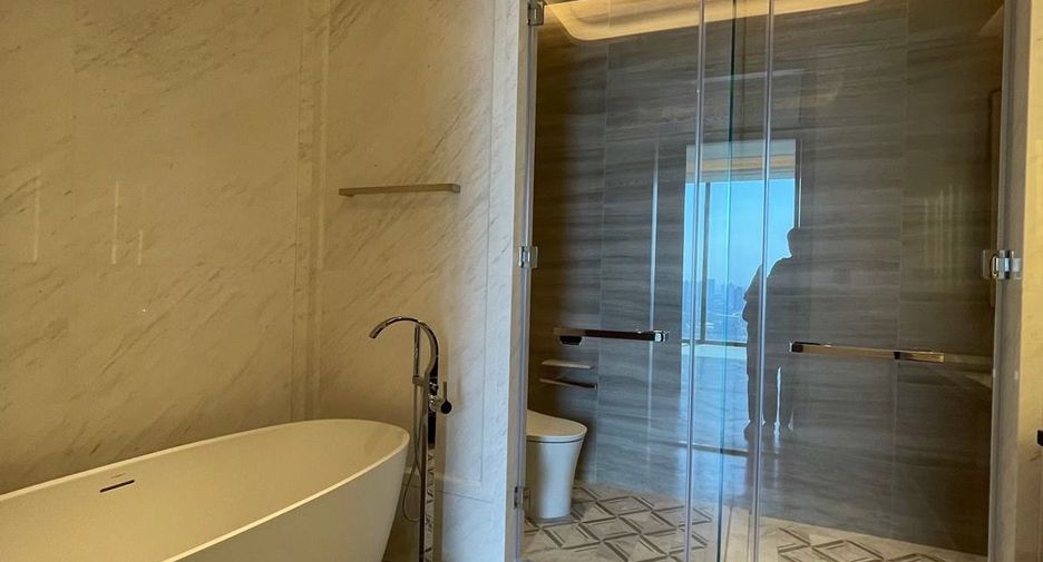 À vendre 2 chambres condo à Sathon, Bangkok
