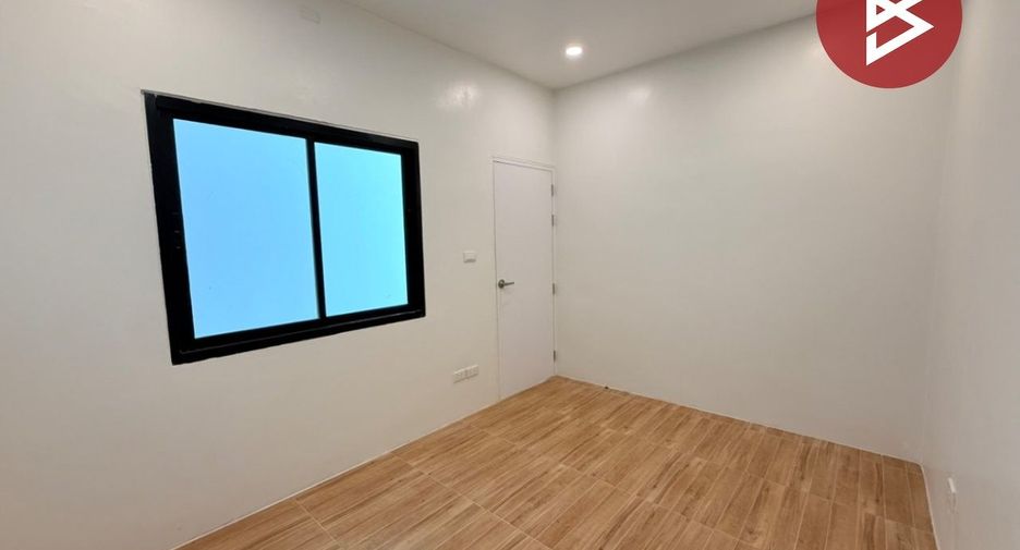 For sale 2 bedrooms townhouse in Mueang Nakhon Pathom, Nakhon Pathom
