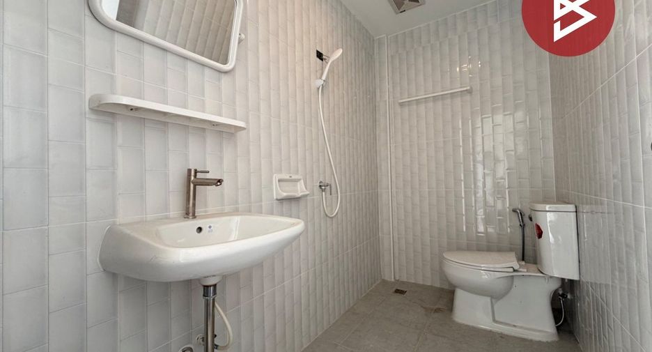 For sale 2 bedrooms townhouse in Mueang Nakhon Pathom, Nakhon Pathom