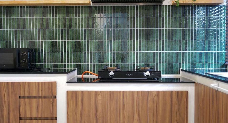 Casa en alquiler y en venta de 4 habitaciones en Bang Phli, Samut Prakan