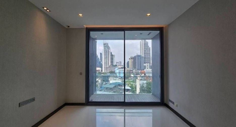 For sale 2 bedrooms condo in Khlong Toei, Bangkok