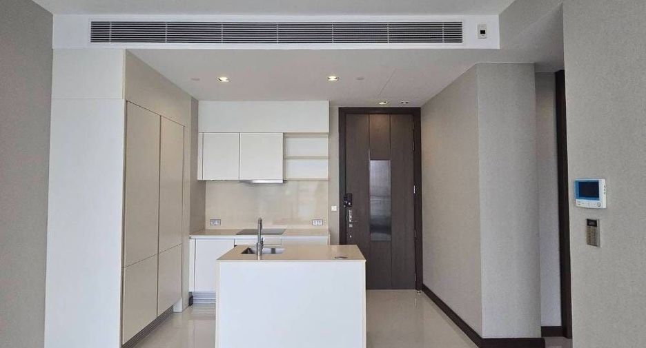 For sale 2 bedrooms condo in Khlong Toei, Bangkok