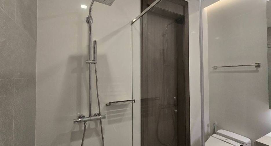 For sale 2 bedrooms condo in Khlong Toei, Bangkok
