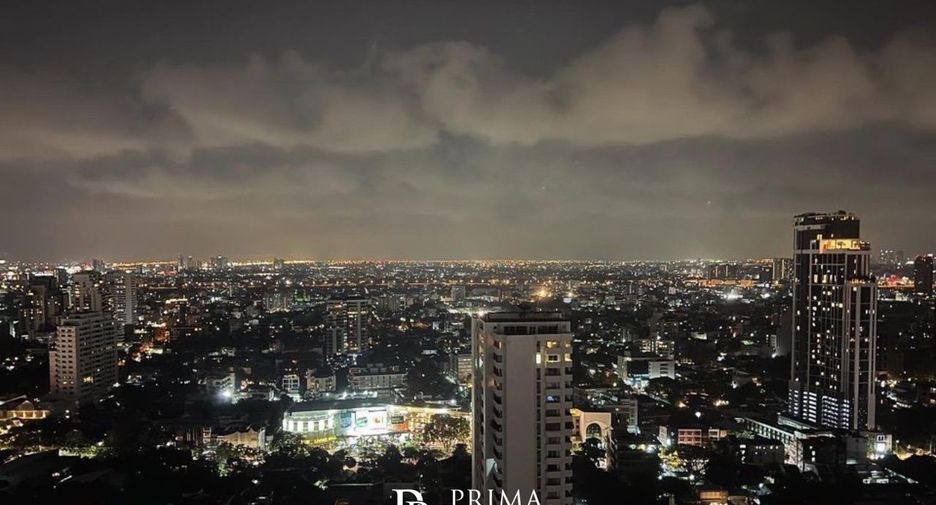 For sale 3 bedrooms condo in Watthana, Bangkok