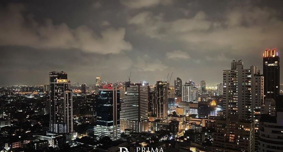 For sale 3 bedrooms condo in Watthana, Bangkok