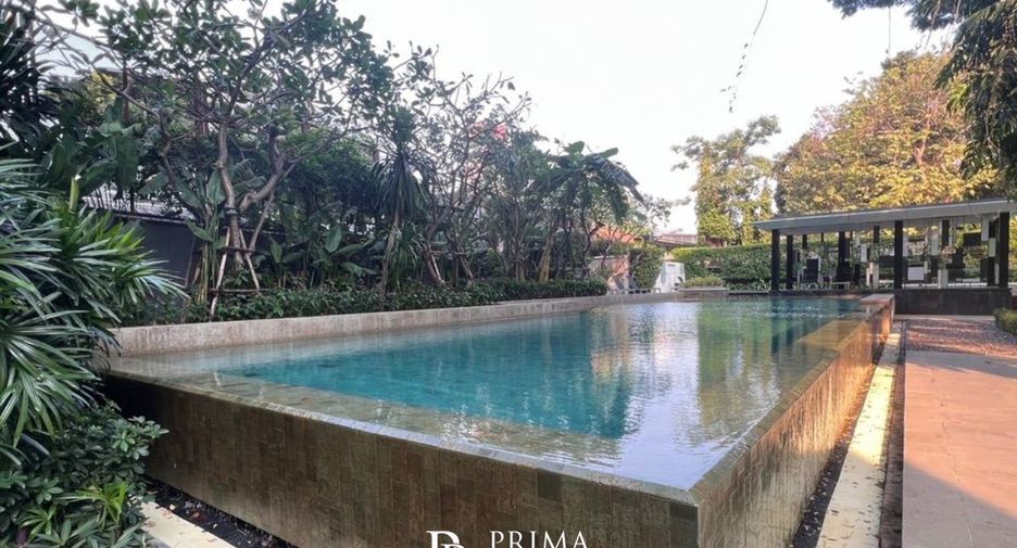 For sale 3 bedrooms condo in Watthana, Bangkok