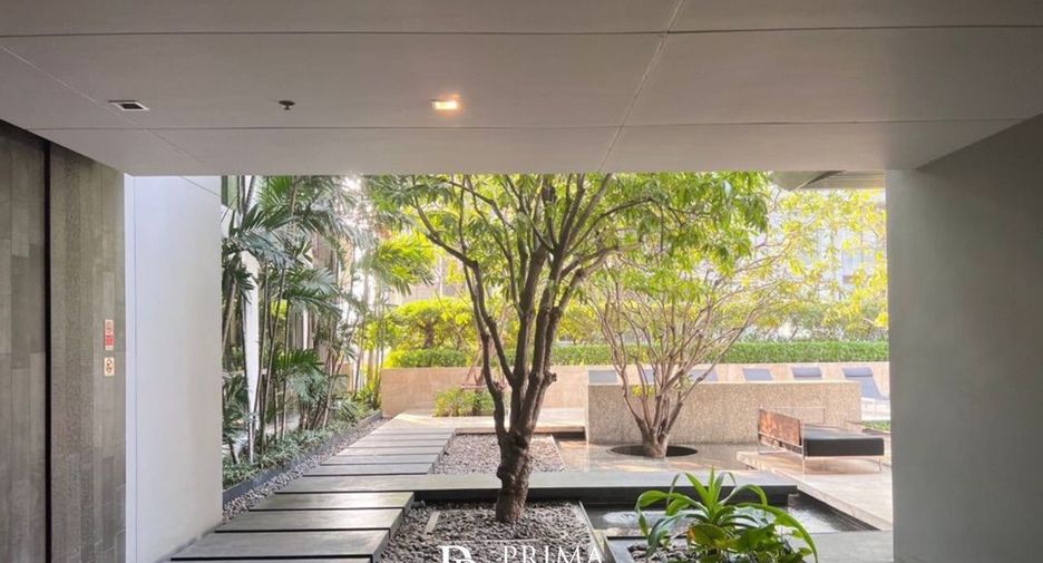 For sale 3 bedrooms condo in Watthana, Bangkok