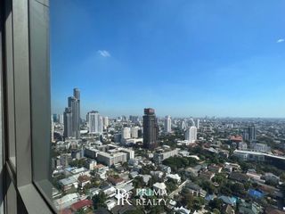 For sale 3 bedrooms condo in Watthana, Bangkok