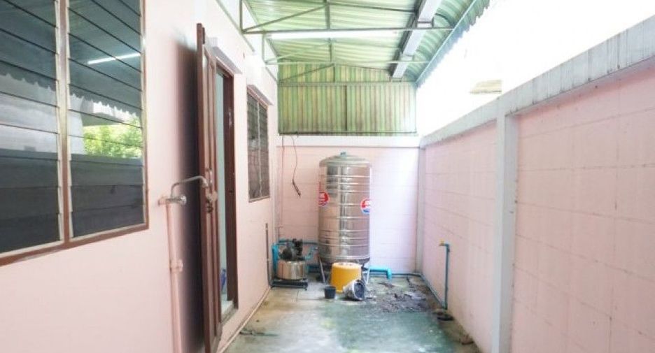 Local comercial en venta de 7 habitaciones en Lat Krabang, Bangkok