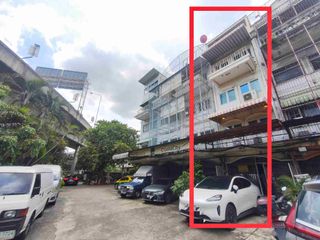Gewerbefläche zum Kauf mit 3 Zimmer in Thon Buri, Bangkok