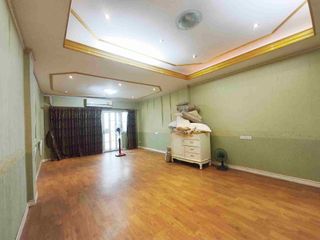 Gewerbefläche zum Kauf mit 3 Zimmer in Thon Buri, Bangkok
