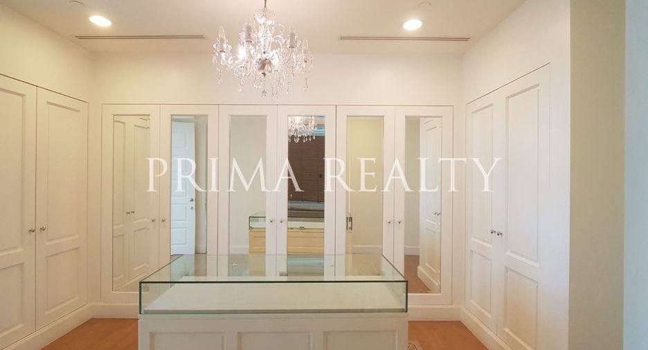 Condo en venta de 4 habitaciones en Watthana, Bangkok