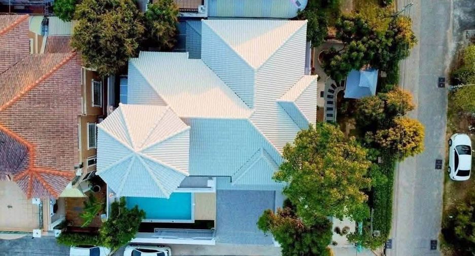 Villa zum Kauf mit 4 Zimmer in Bang Lamung, Chonburi