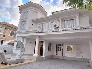 Villa zum Kauf mit 4 Zimmer in Bang Lamung, Chonburi