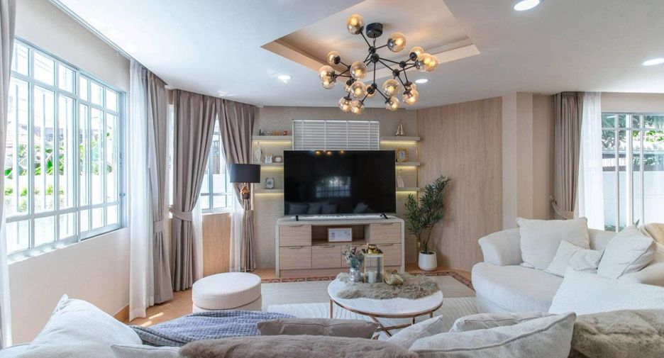 Villa zum Kauf mit 4 Zimmer in Bang Lamung, Chonburi
