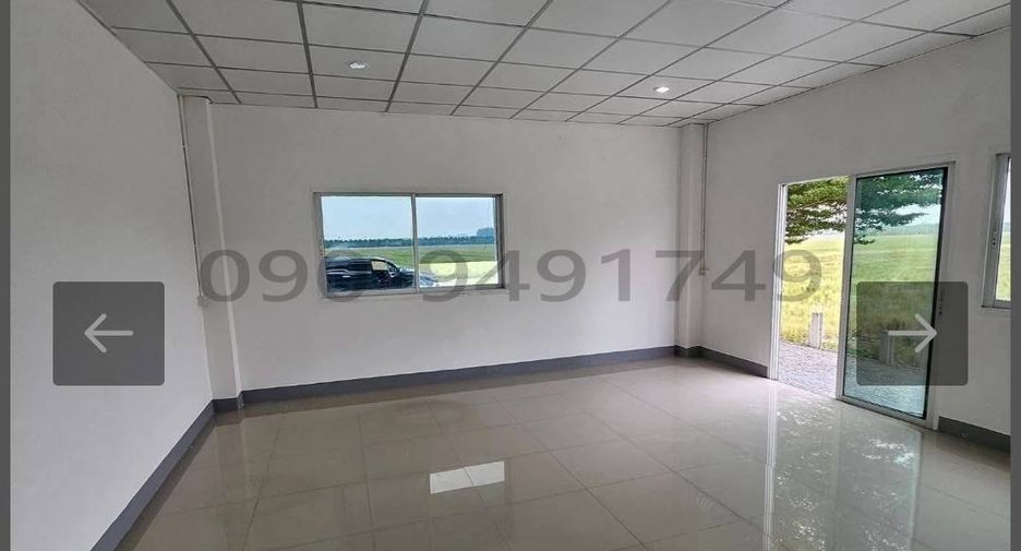 For rent 4 bedrooms warehouse in Lat Lum Kaeo, Pathum Thani
