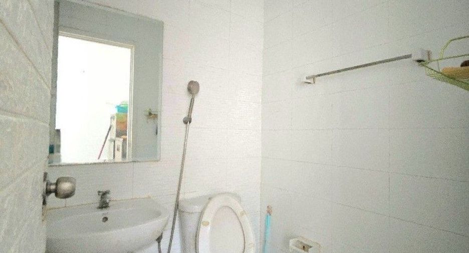 For sale 3 bedrooms townhouse in Phra Samut Chedi, Samut Prakan
