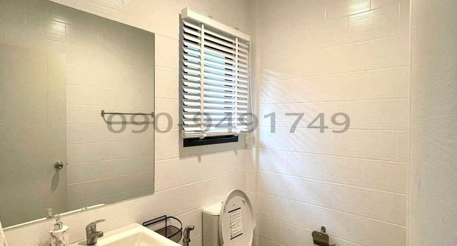 For rent 2 bedrooms townhouse in Saphan Sung, Bangkok