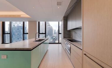 For sale 3 bedrooms condo in Khlong Toei, Bangkok