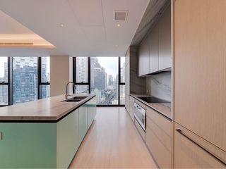For sale 3 bedrooms condo in Khlong Toei, Bangkok