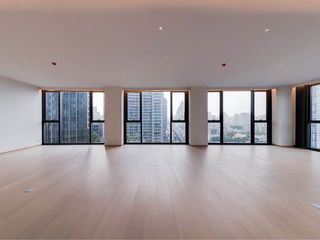 For sale 3 bedrooms condo in Khlong Toei, Bangkok