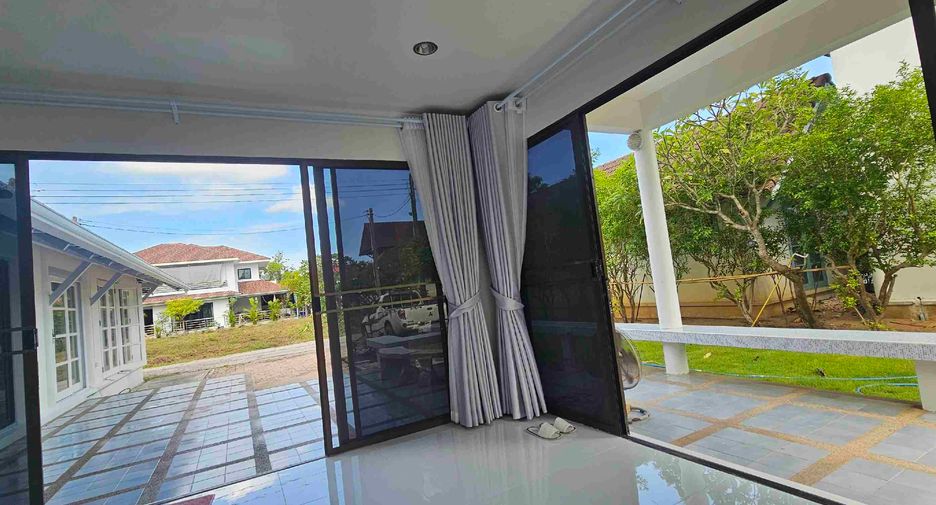 For rent 3 bedrooms house in Mueang Rayong, Rayong
