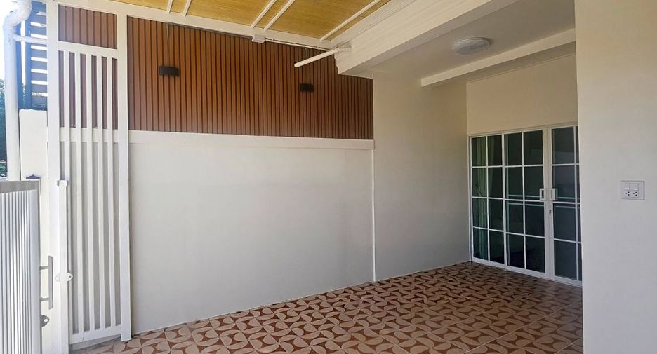 For sale 2 bedrooms townhouse in Bang Lamung, Chonburi