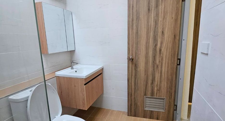 For sale 2 bedrooms townhouse in Bang Lamung, Chonburi