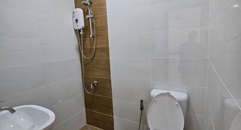 For sale 2 bedrooms townhouse in Bang Lamung, Chonburi