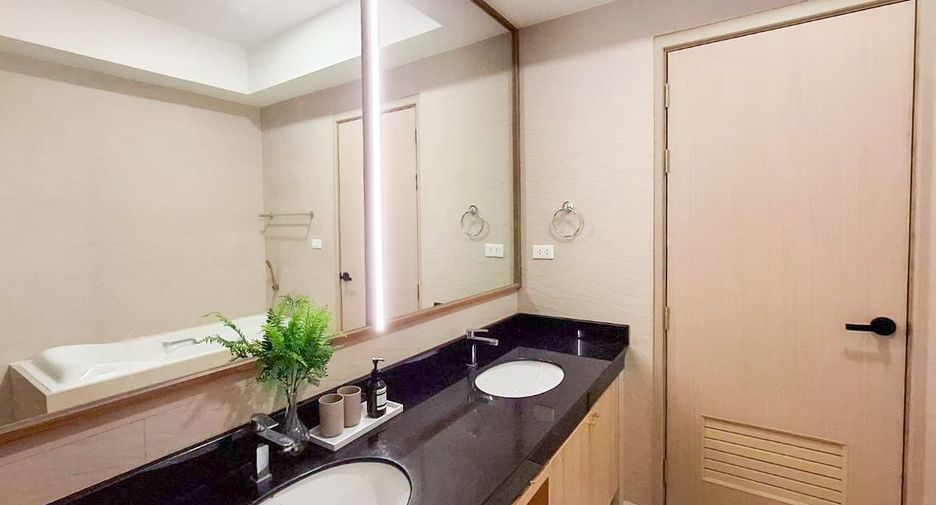 For rent 3 bedrooms condo in Jomtien, Pattaya
