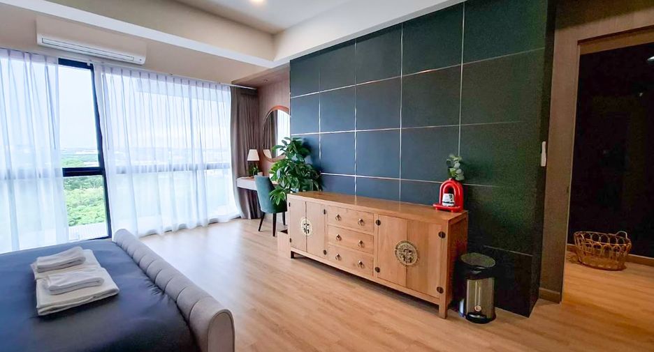 For rent 3 bedrooms condo in Jomtien, Pattaya