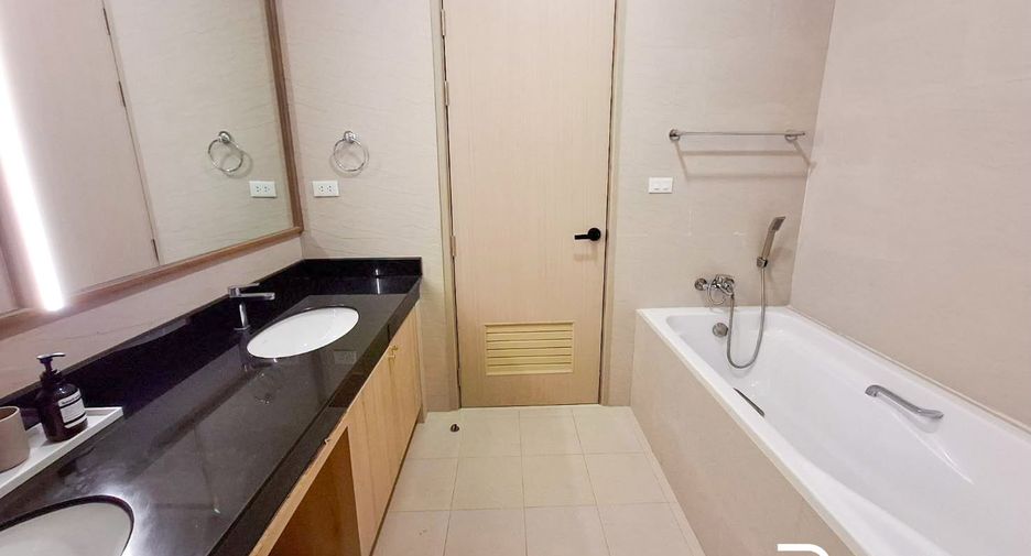 For rent 3 bedrooms condo in Jomtien, Pattaya