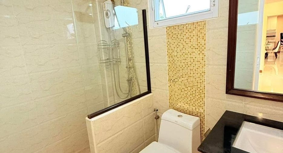 Аренда 5 спальни дом в Дои Сакет, Чианг Маи