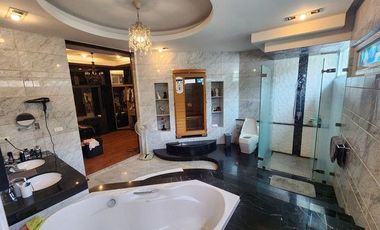 À vendre 2 chambres maison de ville à Phasi Charoen, Bangkok