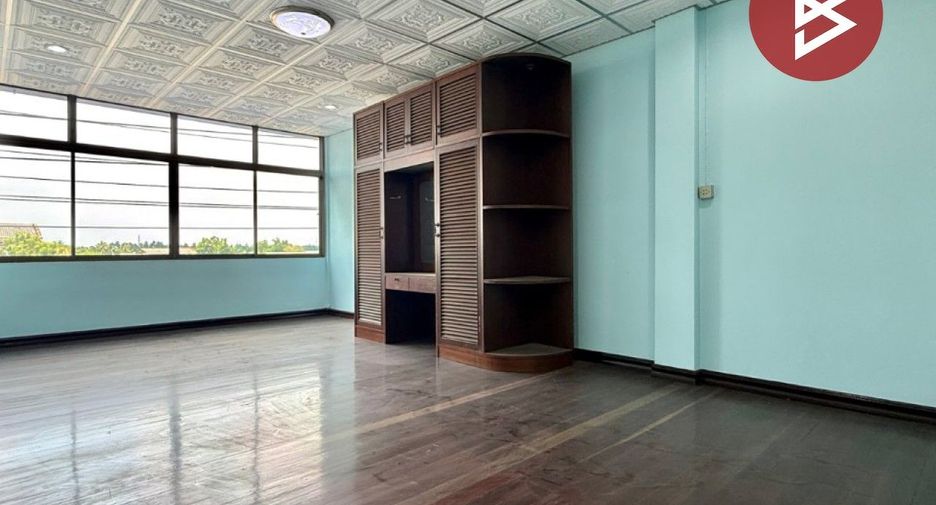 For sale 5 bedrooms retail Space in Sam Phran, Nakhon Pathom