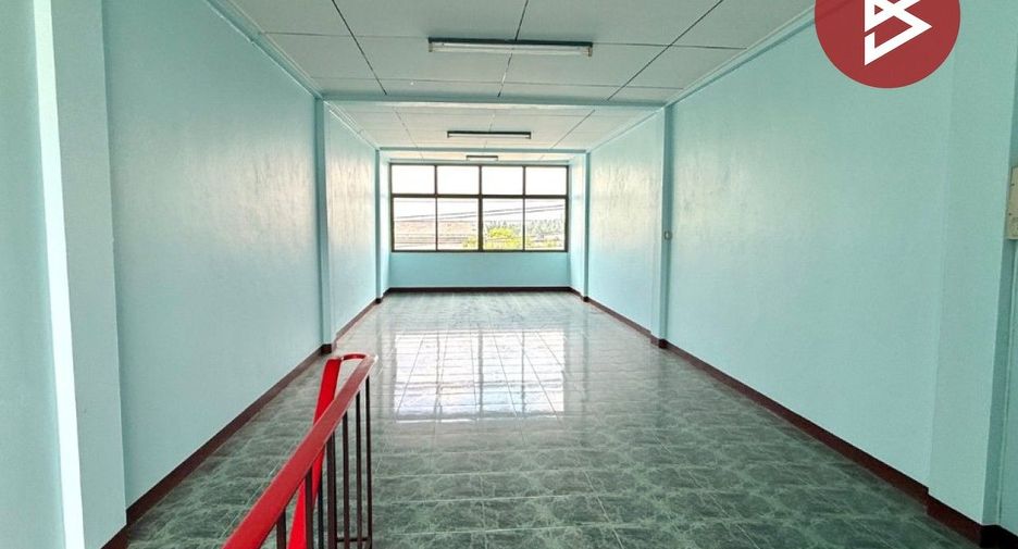 For sale 5 bedrooms retail Space in Sam Phran, Nakhon Pathom