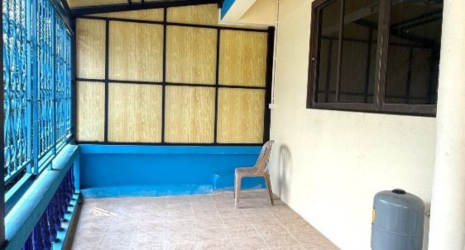 For sale 5 bedrooms retail Space in Sam Phran, Nakhon Pathom