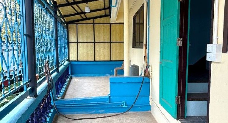 For sale 5 bedrooms retail Space in Sam Phran, Nakhon Pathom
