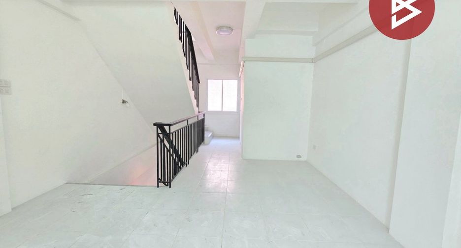 Gewerbefläche zum Kauf mit 2 Zimmer in Phra Samut Chedi, Samut Prakan
