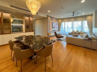 For sale 3 bedrooms condo in Khlong Toei, Bangkok