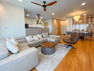 For sale 3 bedrooms condo in Khlong Toei, Bangkok