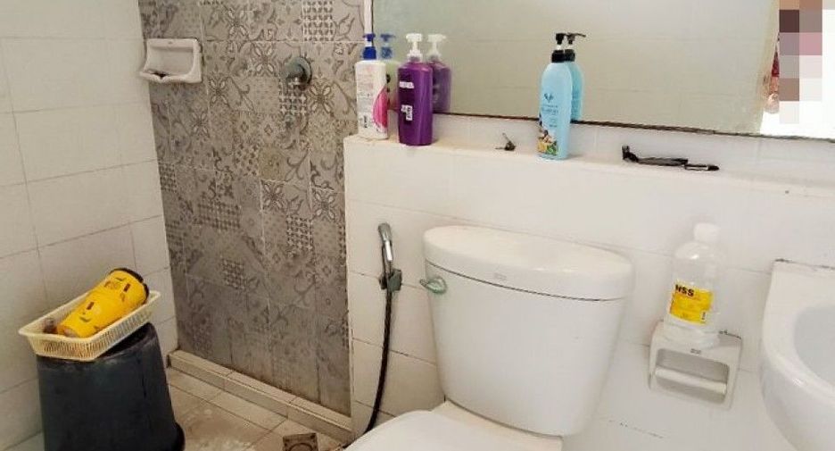 Reihenhaus zum Kauf mit 2 Zimmer in Phra Samut Chedi, Samut Prakan