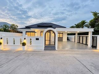 À vendre 3 chambres villa à Bang Lamung, Chonburi