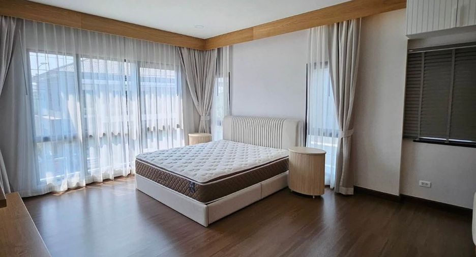 Haus zur Miete mit 5 Zimmer in Bang Phli, Samut Prakan