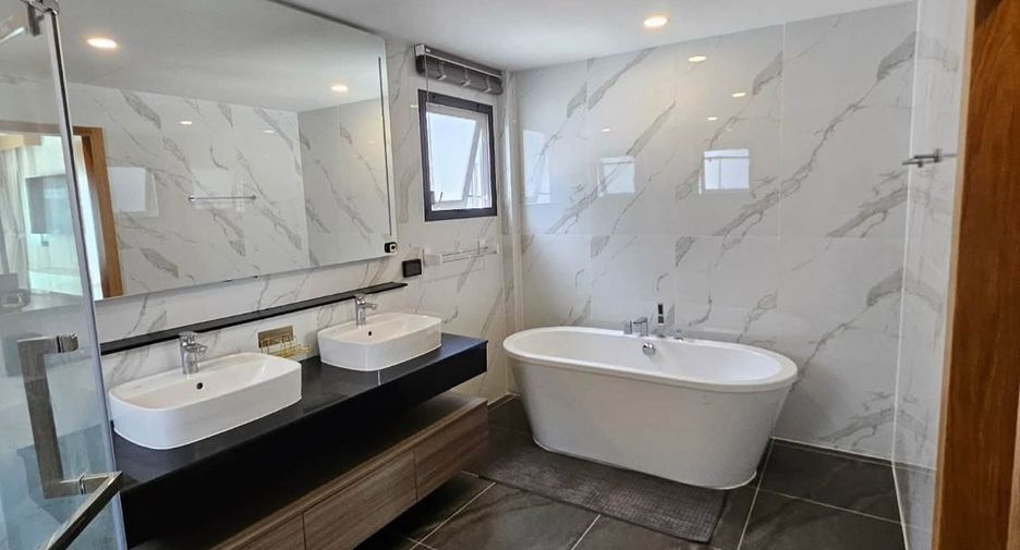 Haus zur Miete mit 5 Zimmer in Bang Phli, Samut Prakan