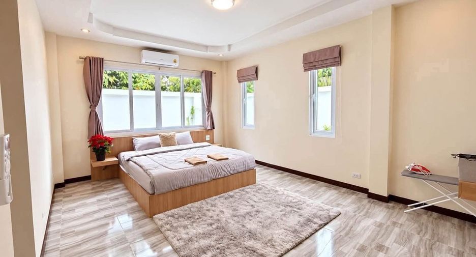 À louer 4 chambres villa à Bang Lamung, Chonburi