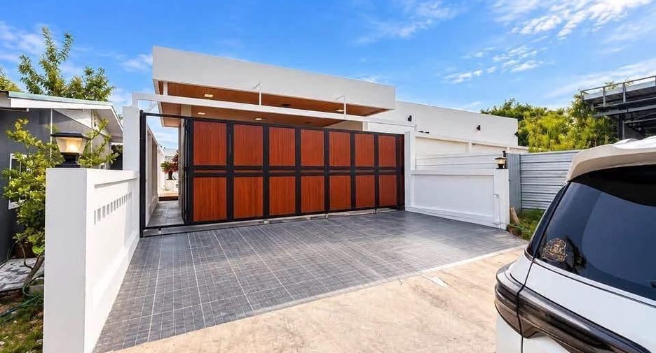 À louer 4 chambres villa à Bang Lamung, Chonburi