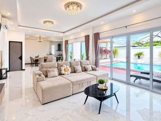 À louer 4 chambres villa à Bang Lamung, Chonburi