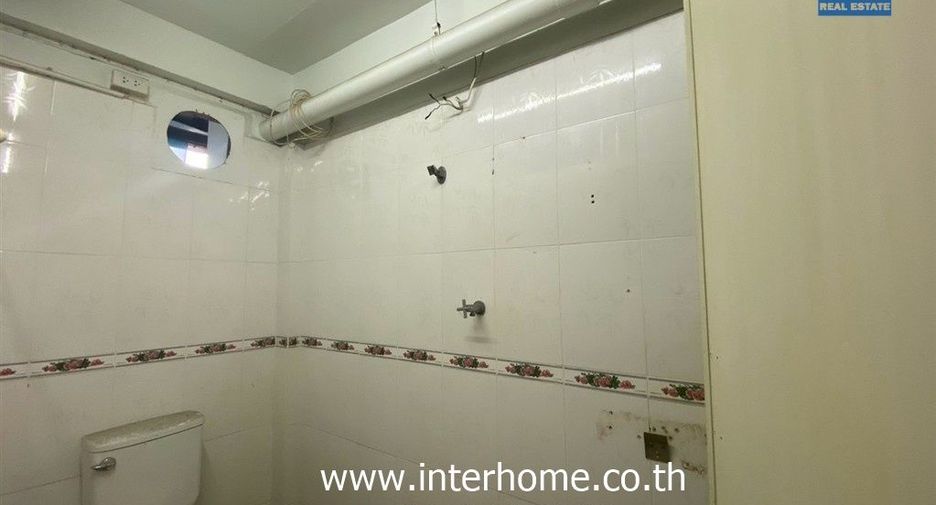 For sale 2 ベッドルーム retail Space in Sathon, Bangkok