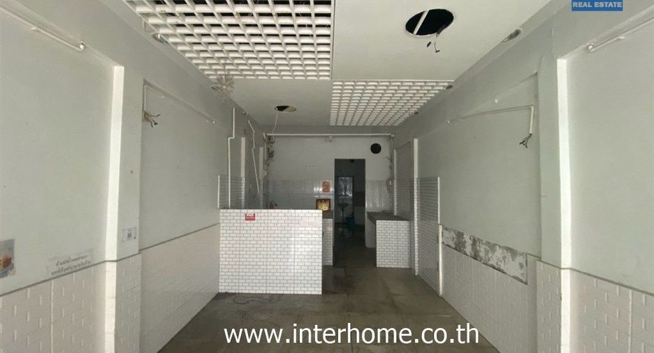 For sale 2 ベッドルーム retail Space in Sathon, Bangkok
